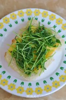 Make Spring garden sandwich step 4