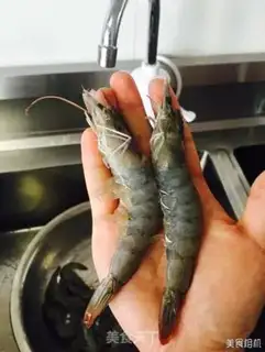 Make Pretzels, prawns step 0