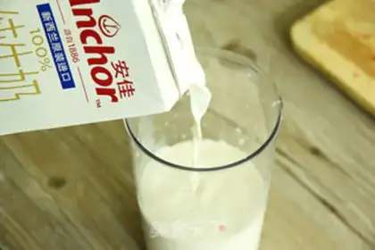 Make Strawberry shakes, smoothie moose step 6
