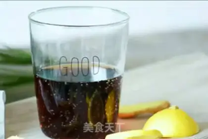 Make Coke and ginger juice step 1