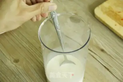 Make Strawberry shakes, smoothie moose step 8
