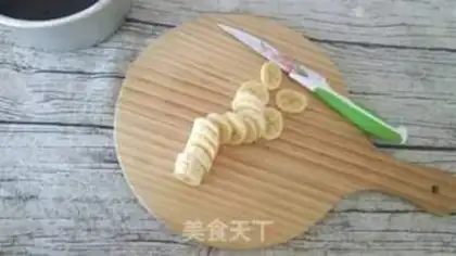 Make Cocoa banana pie step 2