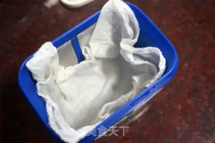 Make Greek yogurt step 4