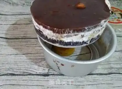 Make Cocoa banana pie step 9