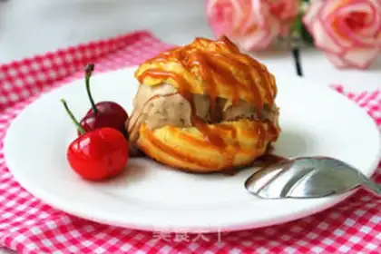 Make Salted caramel ice cream puff step 18