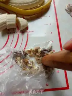 Make Chocolate bananas step 2
