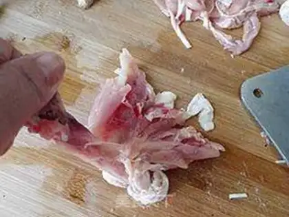 Make New Orleans chicken leg pizza step 2