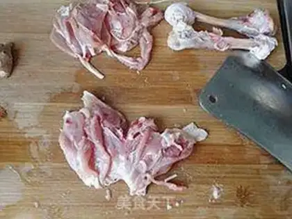 Make New Orleans chicken leg pizza step 3