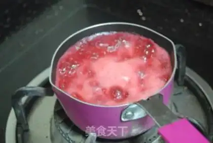 Make "Berry Loves Moose." step 2