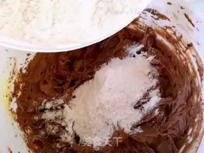 Make Sach cake step 8
