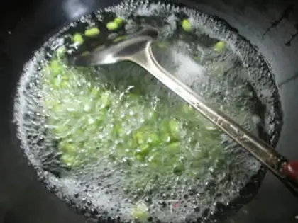 Make Soybeans fried chicken chest step 6