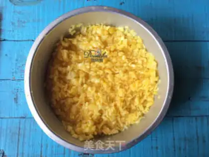 Make pineapple step 1