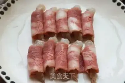 Make Bacon shrimp rolls step 1