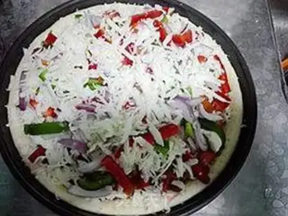 Make New Orleans chicken leg pizza step 23