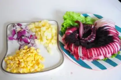Make octopus foot salad step 1