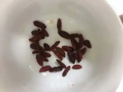 Make Silver-eared date tea step 1
