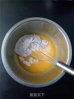 Make Strawberry cream cake step 3