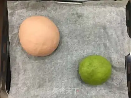 Make Five roses and bread step 1