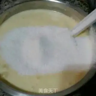 Make Cracky Viennese almond cake step 3