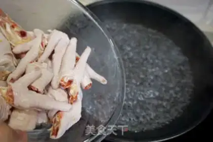 Make Soup lemon for chicken claws step 1