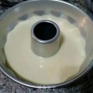 Make Cracky Viennese almond cake step 5