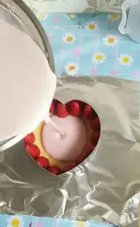 Make Strawberry Moose step 5