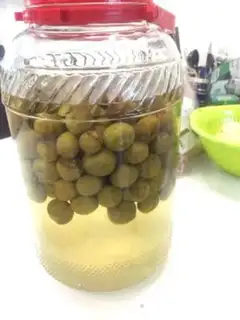Make Blue plum wine step 5