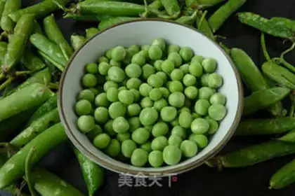 Make Crab seeds with silver peas step 0