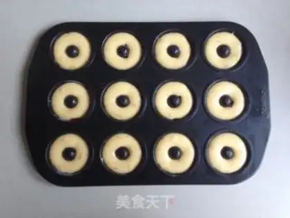 Make Lemon doughnut cake step 6