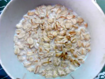 Make Cranberry oatmeal step 1