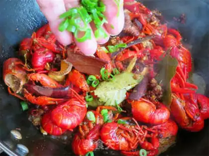 Make Spicy crawfish step 12