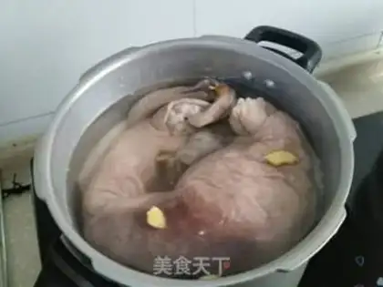Make Lian Zin, the pig