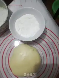 Make Mango Snowmen step 1