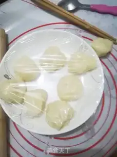 Make Mango Snowmen step 2
