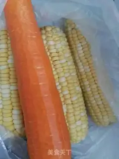 Make Carrot cornbone soup step 0