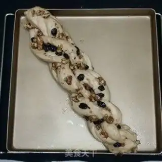 Make Half-wheat braid bread step 10