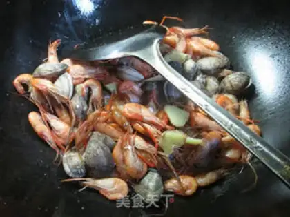 Make Flaming clams and shrimp step 3
