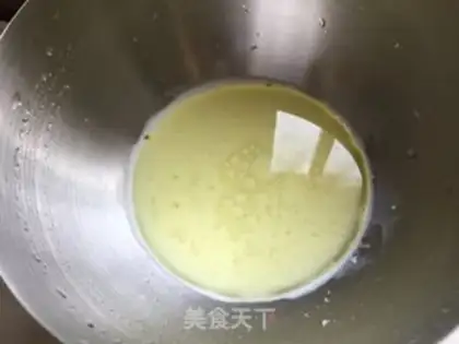 Make Double blueberry cake rolls step 2
