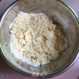Make A flower-cracker step 1