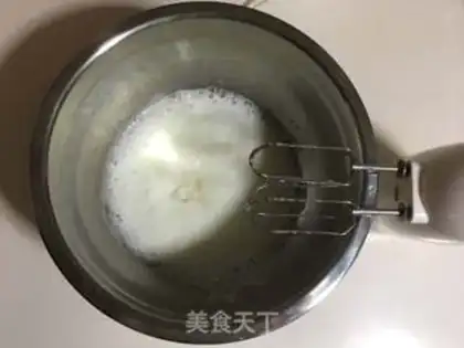 Make Black sesame sauce twirl cake step 4