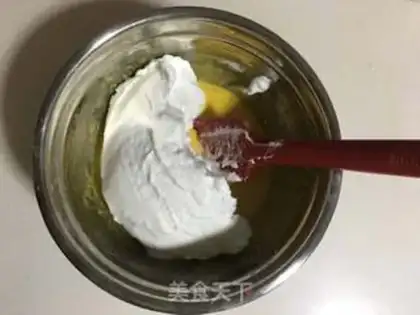 Make Black sesame sauce twirl cake step 7