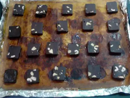 Make Cashew-nut chocolate cookies step 9