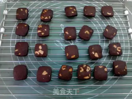 Make Cashew-nut chocolate cookies step 11