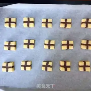 Make Double-coloured cookies step 16