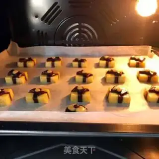 Make Double-coloured cookies step 19