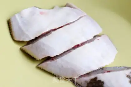 Make Panning bean fried fish step 1