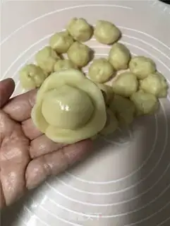 Make Rose loaf step 4