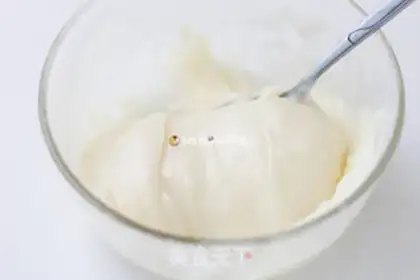 Make Strawberry chocolate fence cake step 1