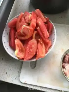 Make Tomato fried meat step 1