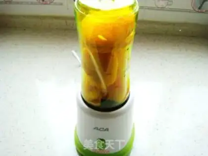 Make A mango popsicle with a heart step 1